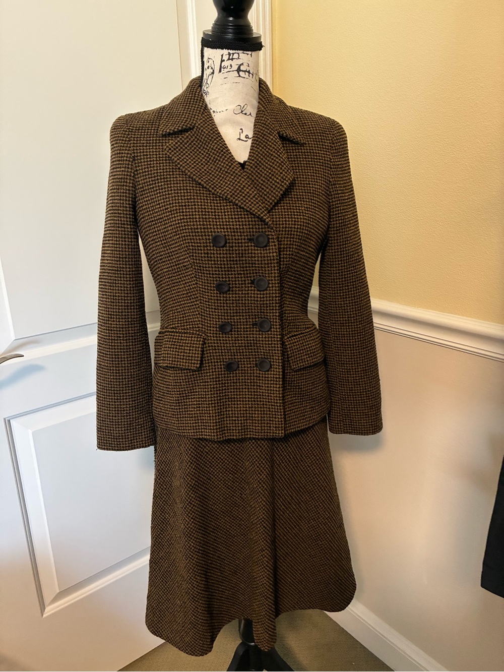 MaxMara Tailored vintage wool Double-Breasted Brown Houndstooth blazer and dress